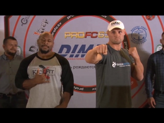 Константин Глухов(108,9) - Родни Уоллес(108,7)