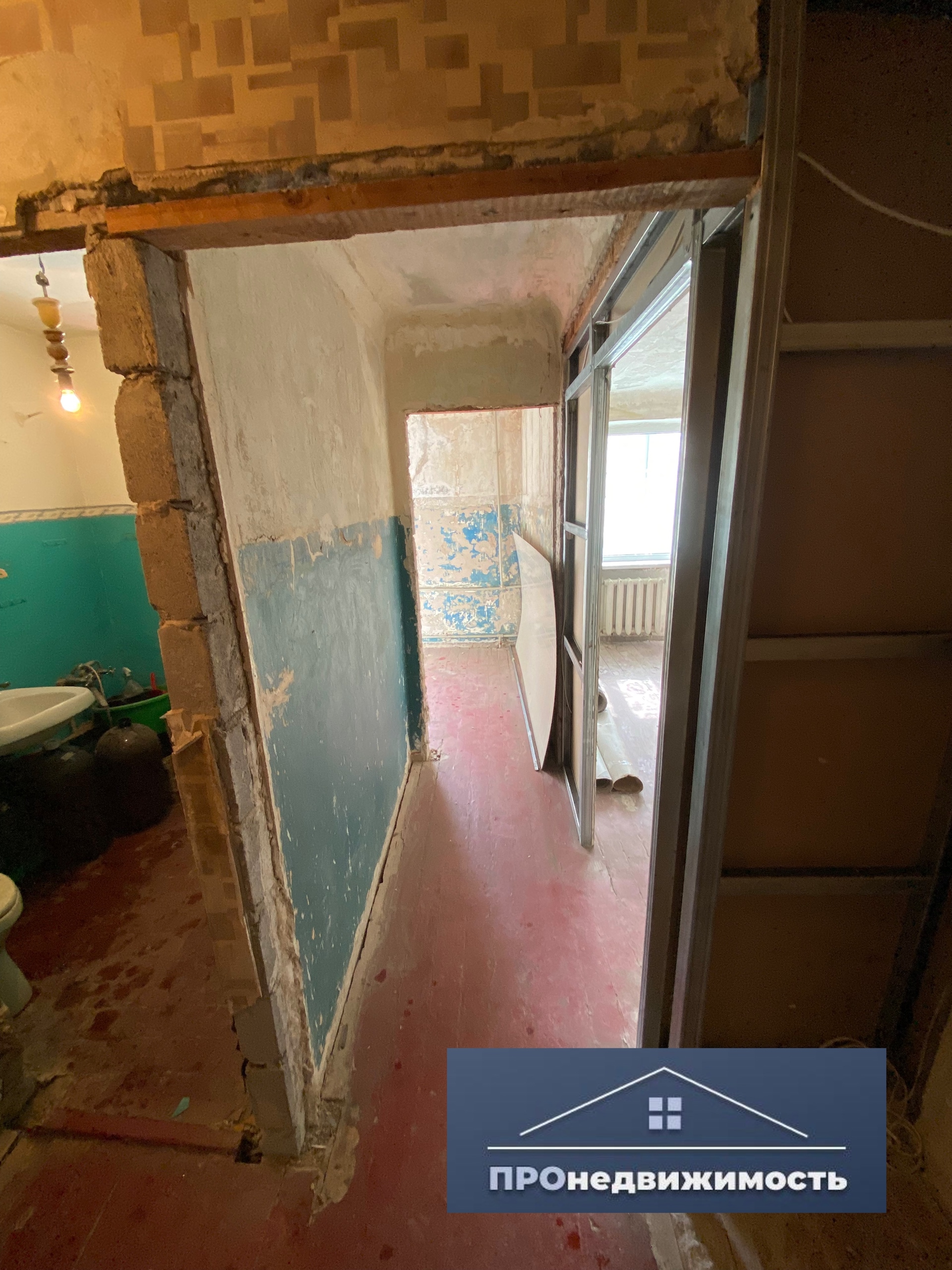 ‼️‼️ Доступное капиталовложение Алчевск!!! ОП 35 м.кв Этаж 3/5 Окна МП - продажа 1-й квартиры!!! - район магазина «Гранат» - имеются стройматериалы на всю квартиру для ремонта - плитка, гипсокартон, линолеум, строительные смеси - документы РФ🇷🇺 Цена 1.1🍋 +79591838304 WhatsApp/Telegram ...
